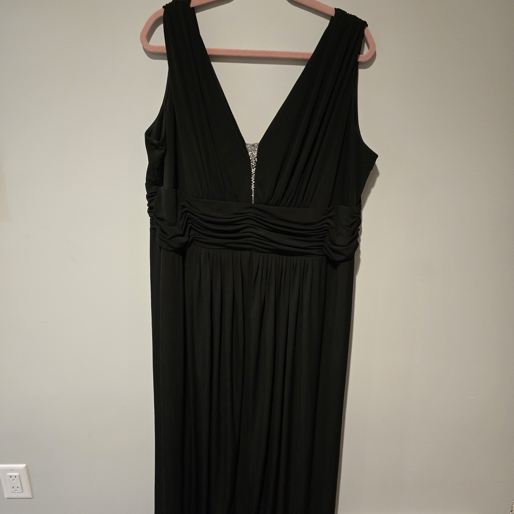 Elegant Black Evening Plus Size Dress 26